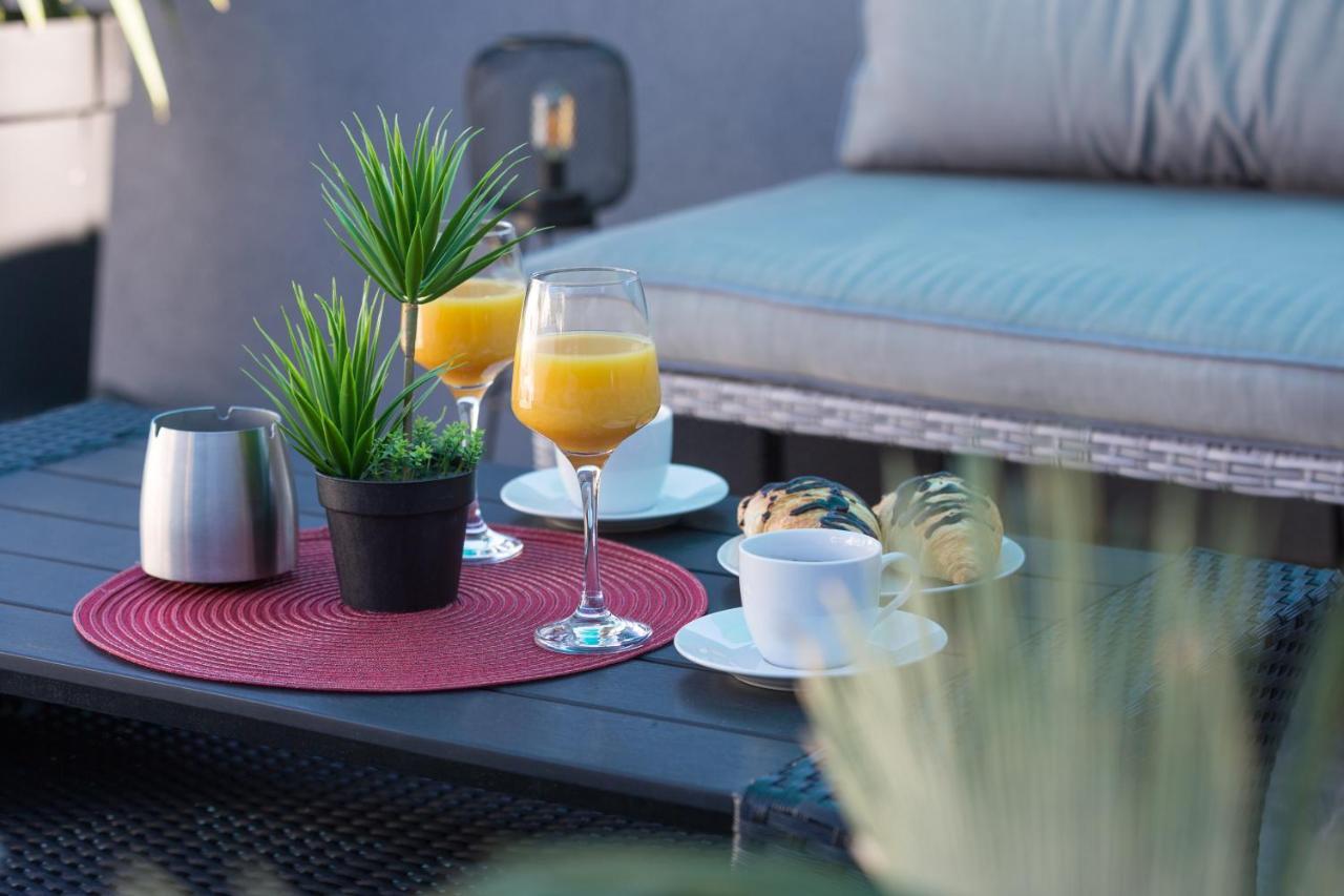 Apartments Lidija - Sea View Apartment With Exclusive Right Of Using Hot Tub Or Split Level Apartment With Exclusive Right Of Using Pool Podstrana Exterior foto