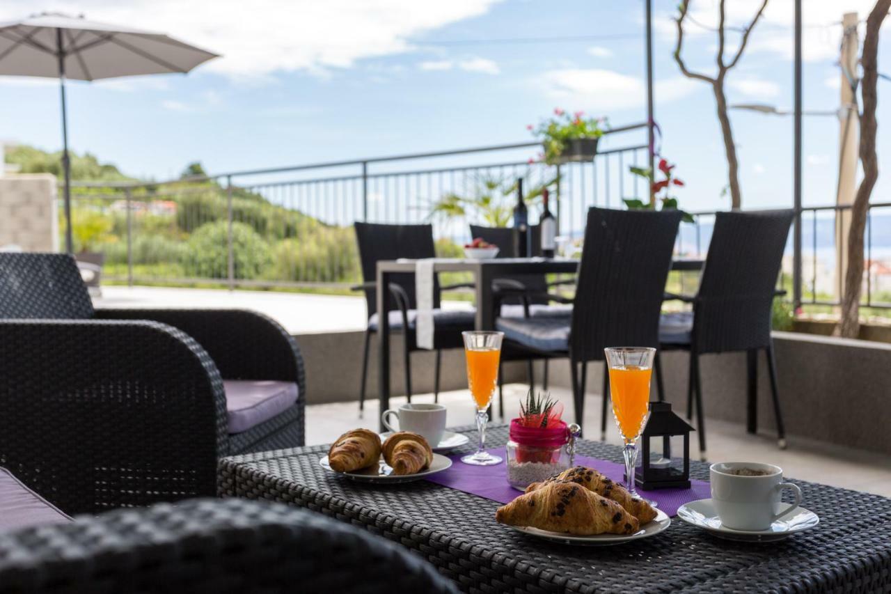 Apartments Lidija - Sea View Apartment With Exclusive Right Of Using Hot Tub Or Split Level Apartment With Exclusive Right Of Using Pool Podstrana Exterior foto